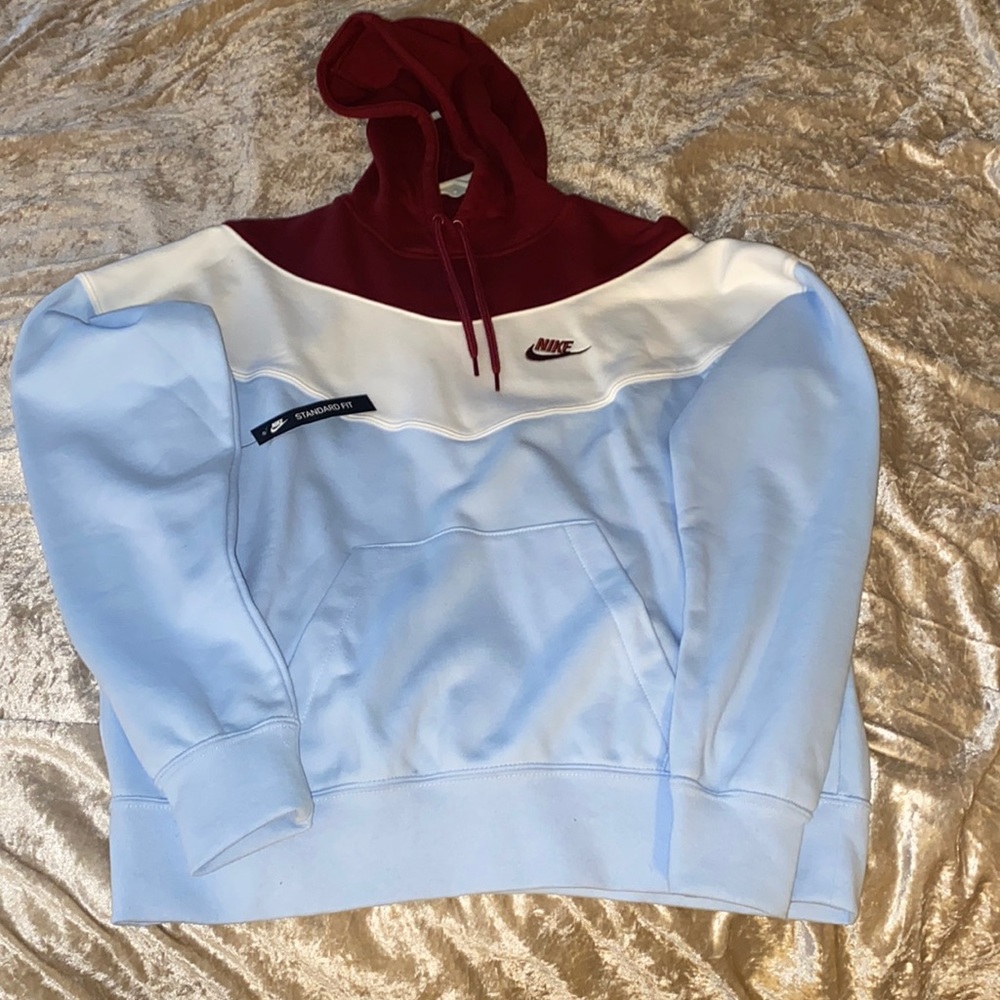 BRAND NWT Nike Standard Fit Hoodie